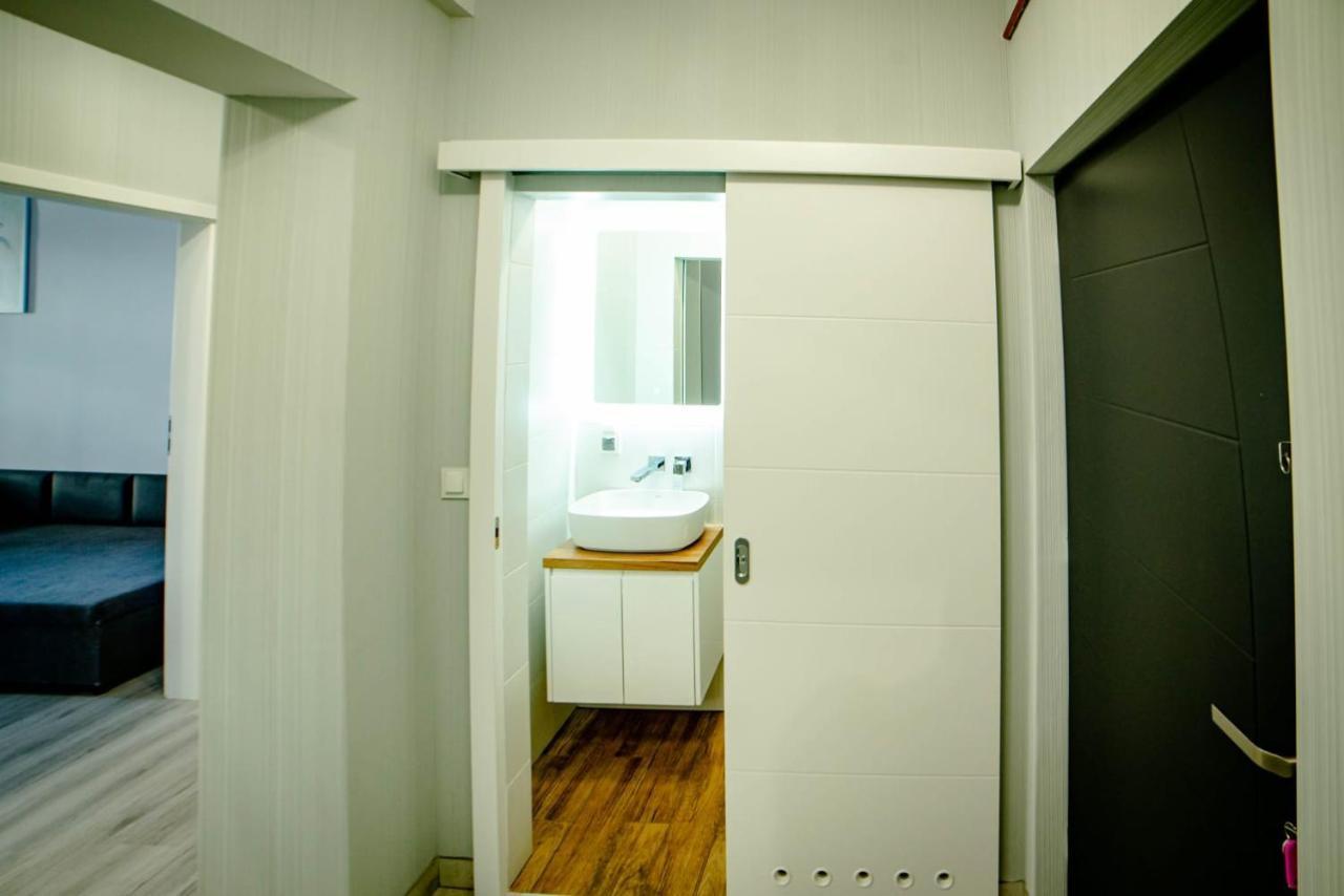 Lofty Apartamenty Namyslow I Extérieur photo